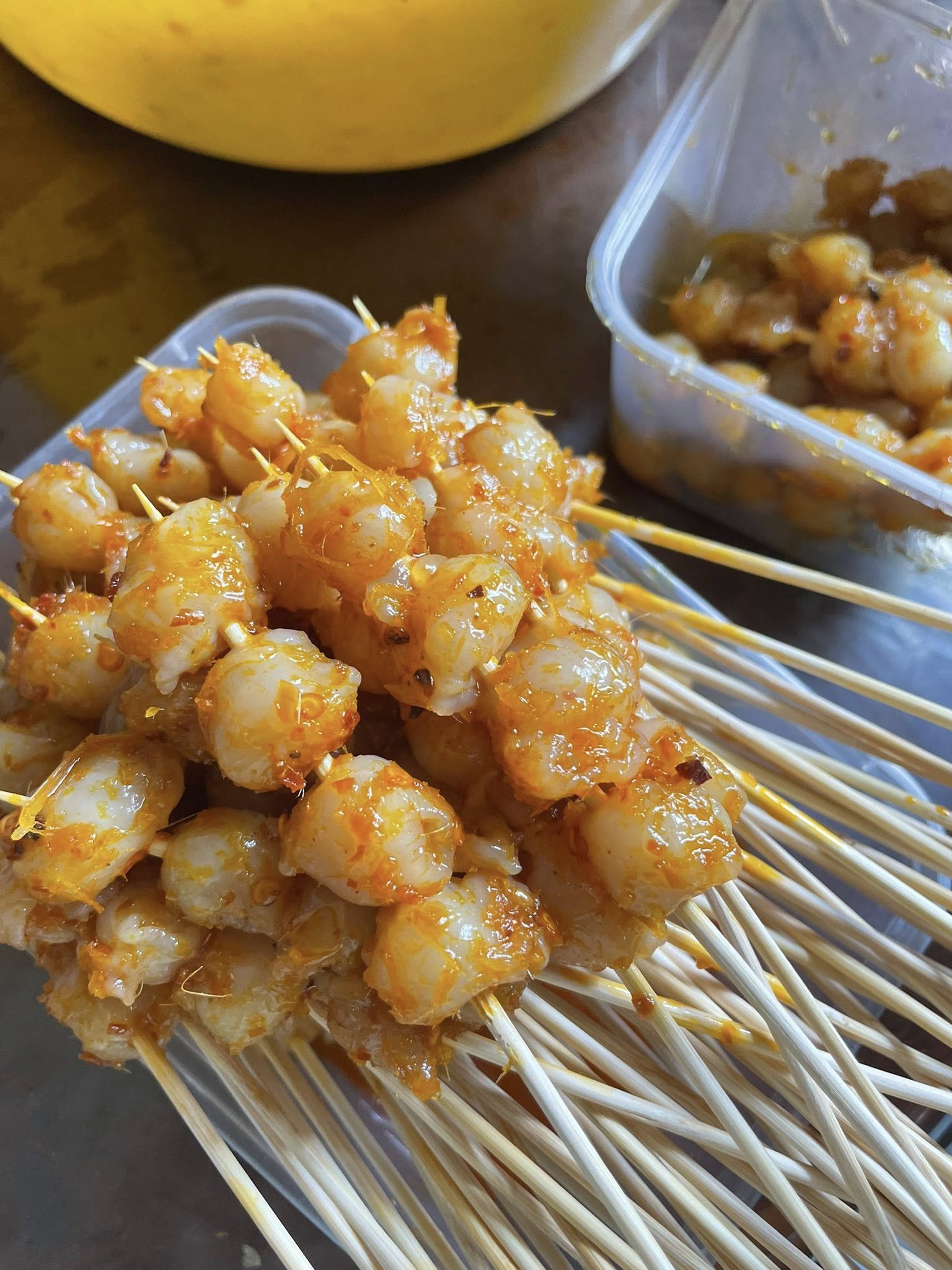 Đặc sản tên lạ ở Phan Thiết, trắng, giòn sần sật, nướng ăn rất ngon 1 1747487985 943 width1536height2048