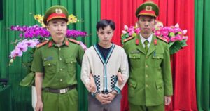 Lâm Đồng: Tạm giữ thanh niên tông ô tô vào đám đông tại bến xe Đà Lạt 2 11 1772114997429217240512 0 0 498 951 crop 1772115058859920027235