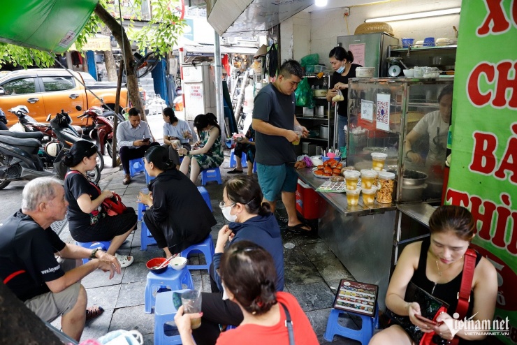 5 quán chè ngon ở Hà Nội, nổi tiếng đông khách tới giải nhiệt ngày hè 1746863714 w che dau do 1117 44812 width1920height1280