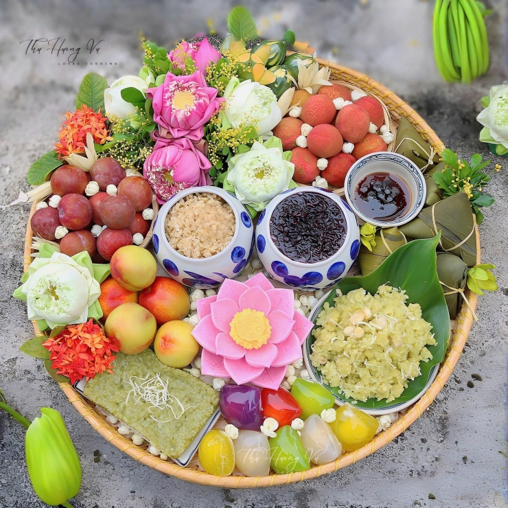 Chiêm ngưỡng mâm cúng Tết Đoan Ngọ đẹp như tranh của mẹ đảm Hà thành: Gói trọn hồn Việt trong từng lễ vật 1748518999 img5175 83088 width2324height2324