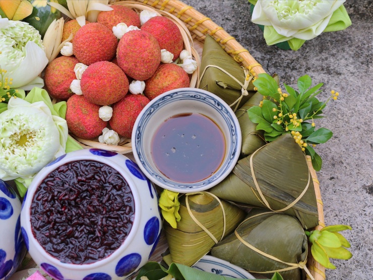 Chiêm ngưỡng mâm cúng Tết Đoan Ngọ đẹp như tranh của mẹ đảm Hà thành: Gói trọn hồn Việt trong từng lễ vật 1748519001 img5176 3920 width2560height1921