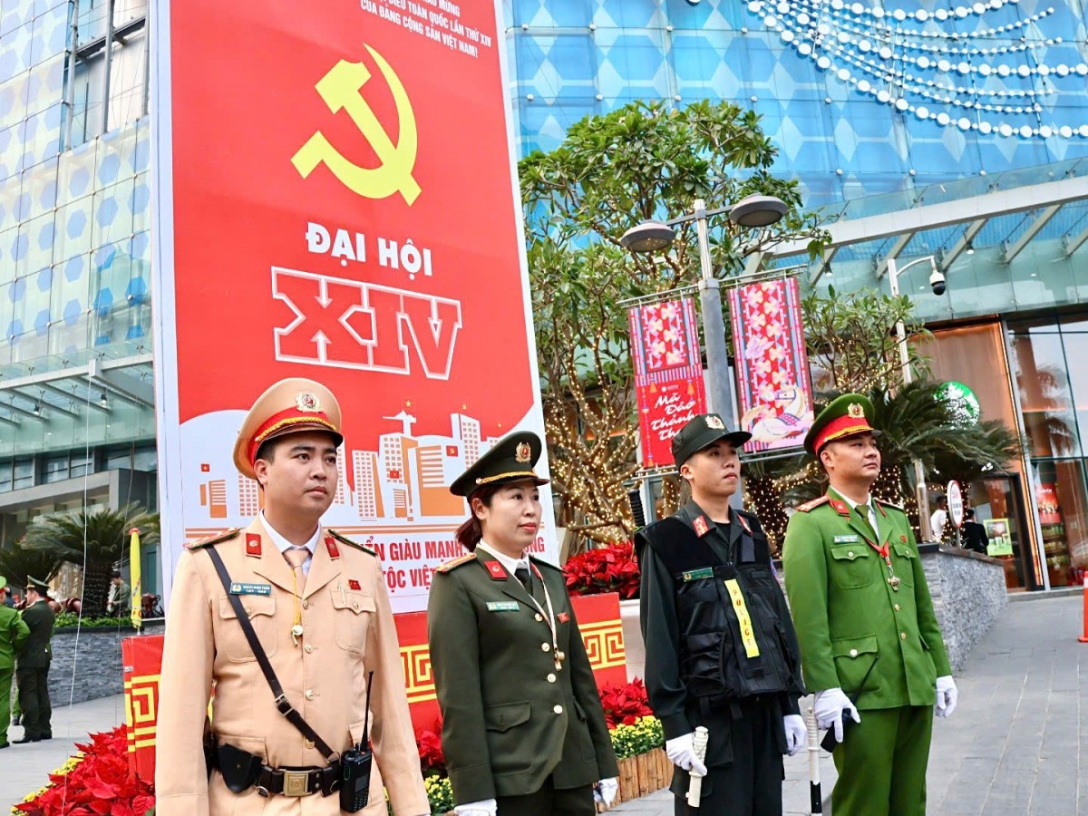 1769229585 Cong An Ha Noi Dien Tap Bao Dam Trat Tu An Toan Giao Thong Phuc Vu Chuong Trinh Nghe Thuat Chao Mung