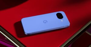 Google Pixel 10a ra mắt: Dùng chip cũ, sạc nhanh hơn, giá 13 triệu 4 1771643225 gsmarena 000