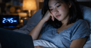 Bác Sĩ Lý Giải Vì Sao Ngủ Ngày Vẫn Không Thể Bù Lại Thời Gian Thức Đêm? 1Thuc Khuya 17691403823461237363096 9 0 757 1197 Crop 1769141385109703634040