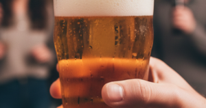 Rượu bia ngày tết: Giới hạn bao nhiêu là an toàn cho người huyết áp cao? 5 2 bia 1770707444052627737791 83 93 597 915 crop 1770707686705128843977