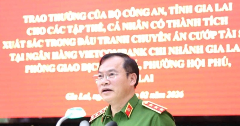 2 Moi Bat Nghi Pham Cuoi Vu Cuop Ngan Hang 2083