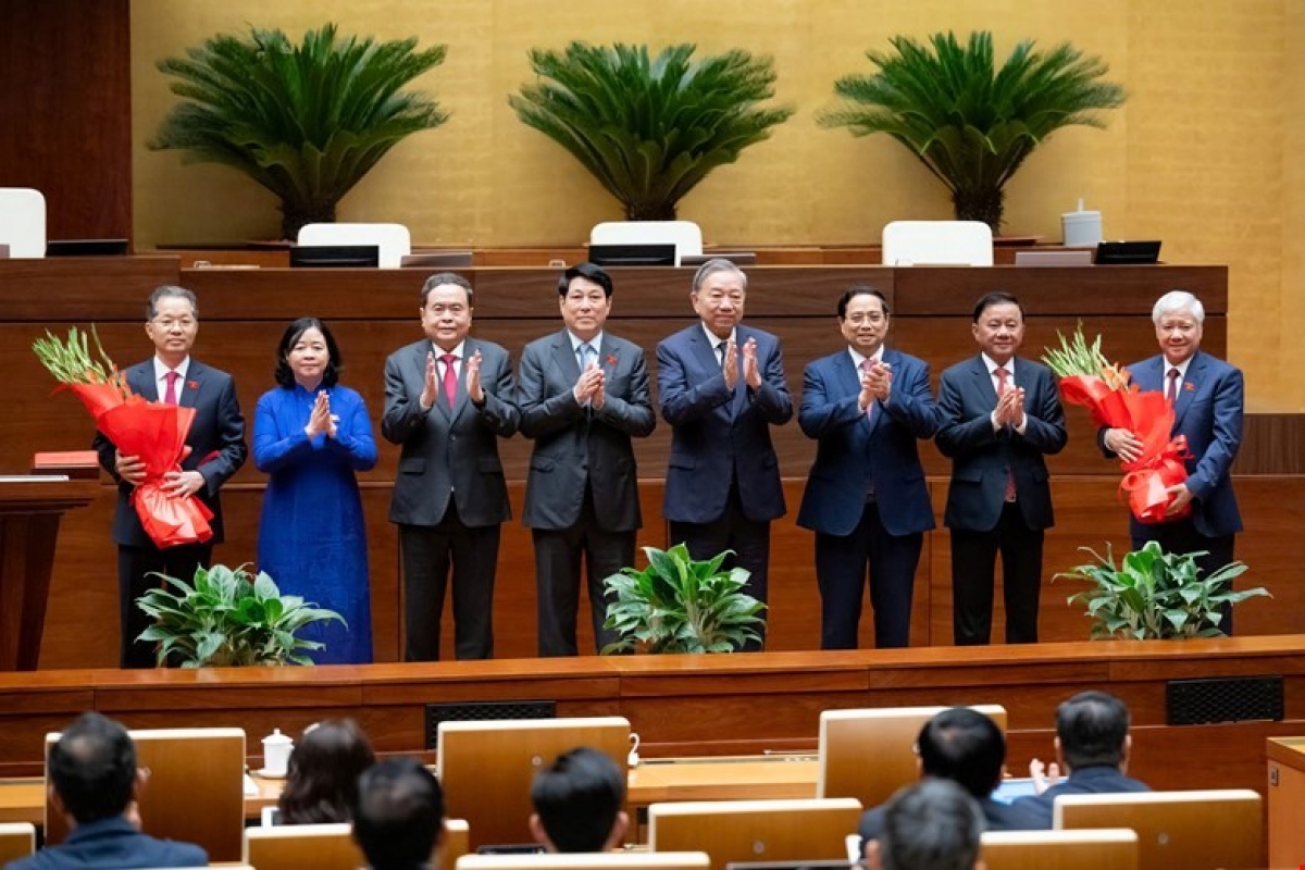 202511101053204196 Z7207835325135 C0E101Bf4Da9Aafb65E0D1070Bb3Fe4220251110124251