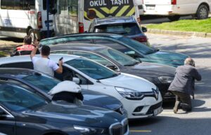 Thổ Nhĩ Kỳ bắt gần 200 nghi phạm IS sau vụ nổ súng gần Lãnh sự quán Israel 2 2026 04 07t095613z264956093rc29kka46n0yrtrmadp3turkey gunfire 1 1775565797778910959187