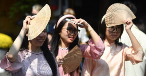 2026 mien bac van nang ruc ro truoc khi co mua giong 2830