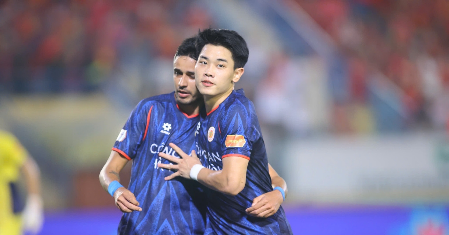 26 vong 17 moi nhat cahn co don tren dinh bang 2240