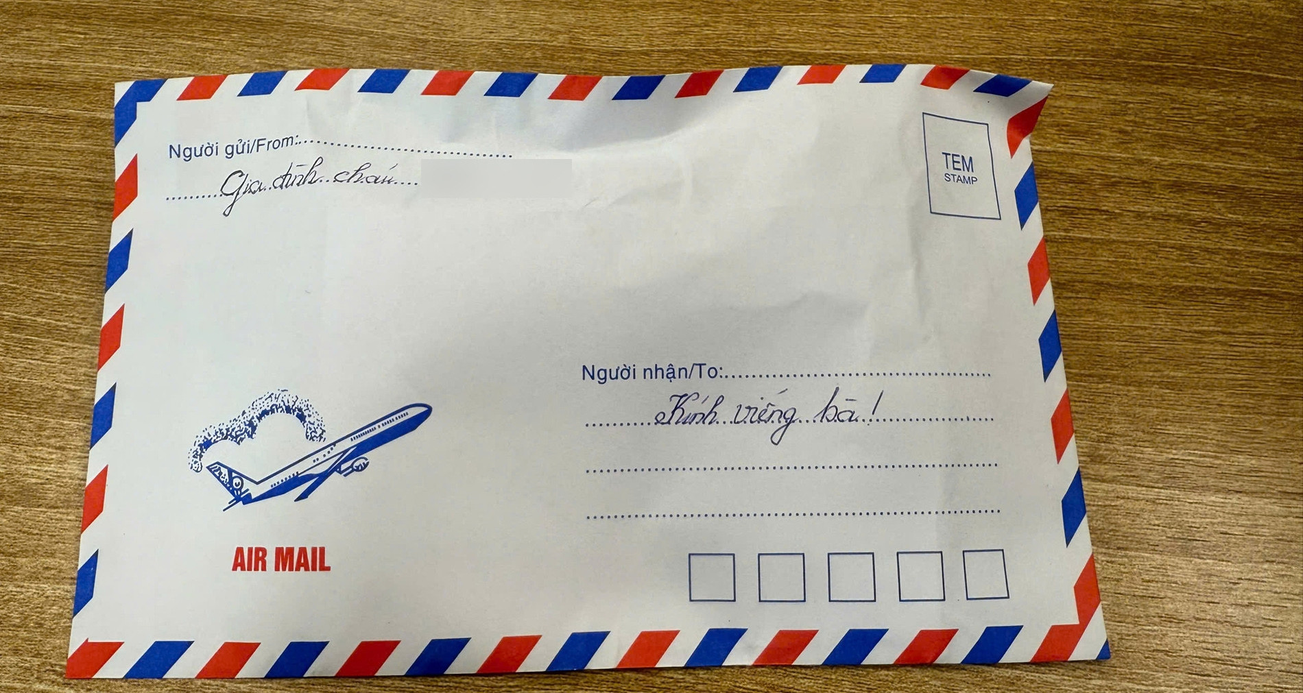 3 chiec phong bi day trong le 49 ngay me khien anh em bat hoa 306