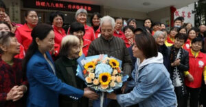 30 nam song tan tien cu ong 95 tuoi mang 600 trieu dong giup nguoi kho khan 47