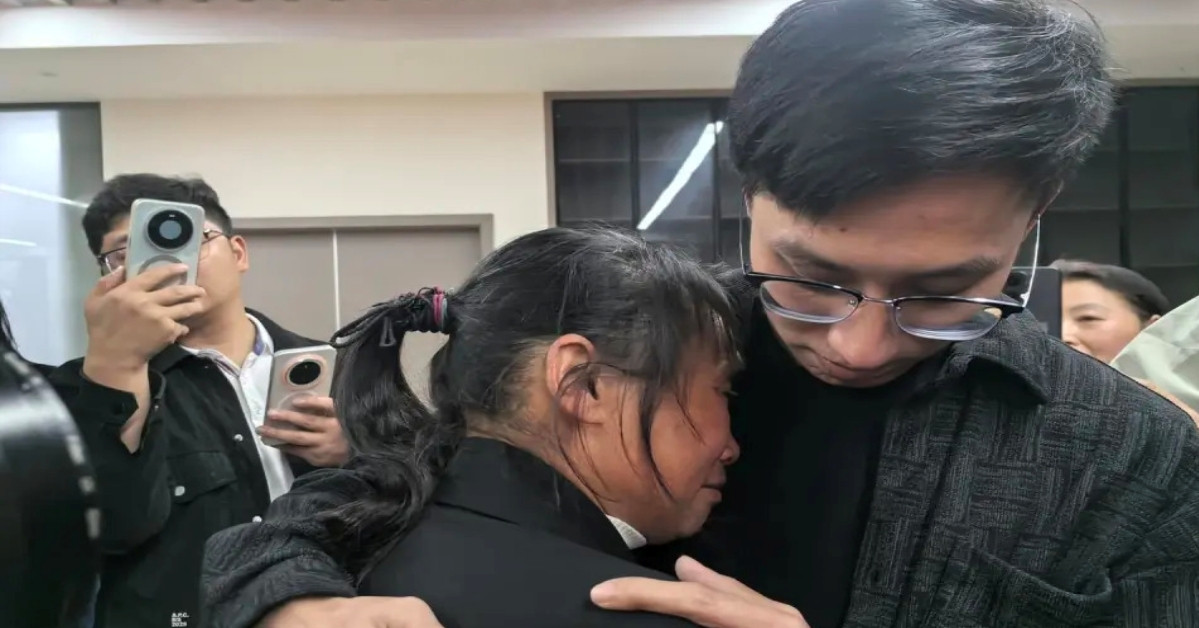 33 nam moi tim duoc con bo liet giuong xuc dong bong di lai duoc 3550