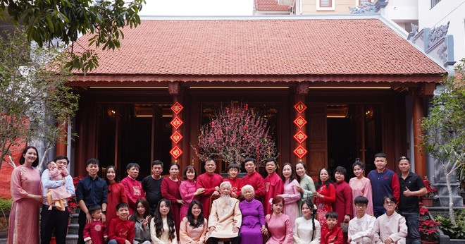 4 anh em trai o hung yen xay nha chung khuon vien quay quan ben bo me gia 2540