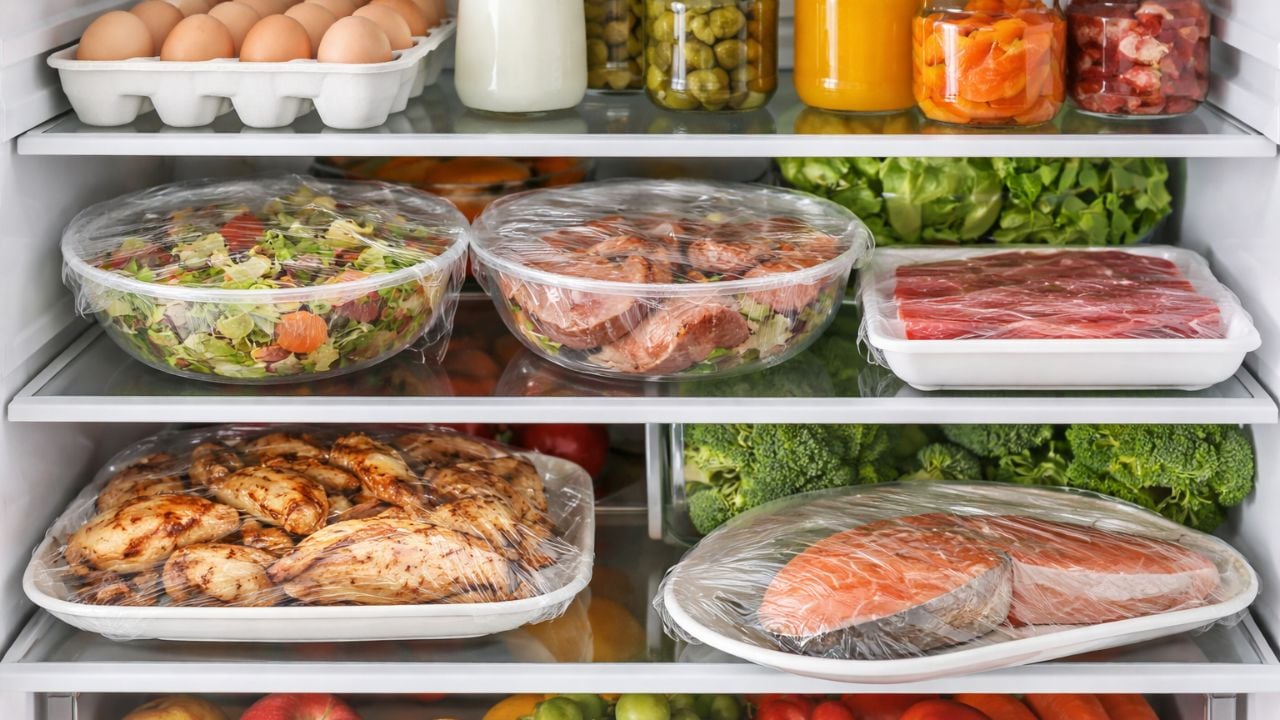 5 sai lam khi bao quan thuc pham trong tu lanh khien vi khuan sinh soi nhieu nha dang mac phai 11123