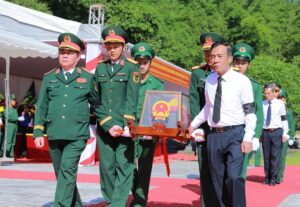 5dai tuong nguyen trong nghia va bi thu tinh uy le duc thai dua hai cot liet si den noi an nghi tai