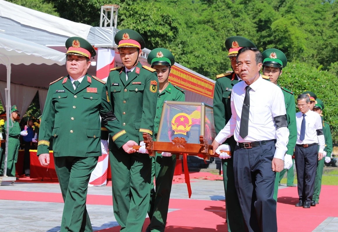 5dai tuong nguyen trong nghia va bi thu tinh uy le duc thai dua hai cot liet si den noi an nghi tai