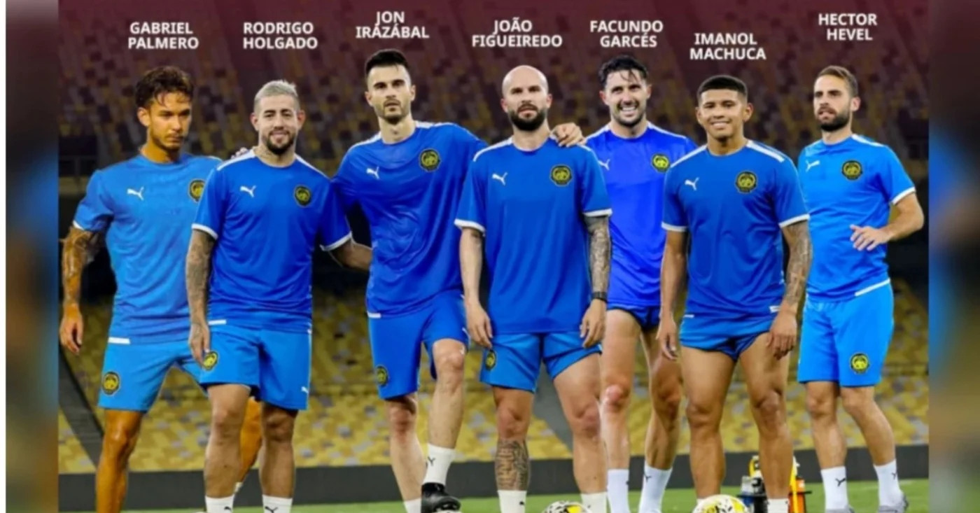 7 cau thu nhap tich gia ho so het cua khoac ao tuyen malaysia 175.webp