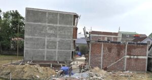 Nghệ An: Thiếu thợ xây dựng, nhiều công trình nhà ở phải thi công cầm chừng 1 767 1772604240135600379309 54 0 1304 2000 crop 17726043268411126149669