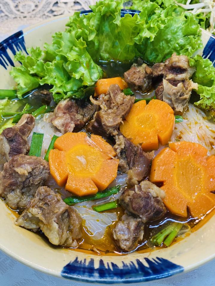 Cách làm hủ tiếu bò kho siêu ngon cho bữa tối lười nấu cơm Hu tieu bo kho 4 1747293200 220 width720height960