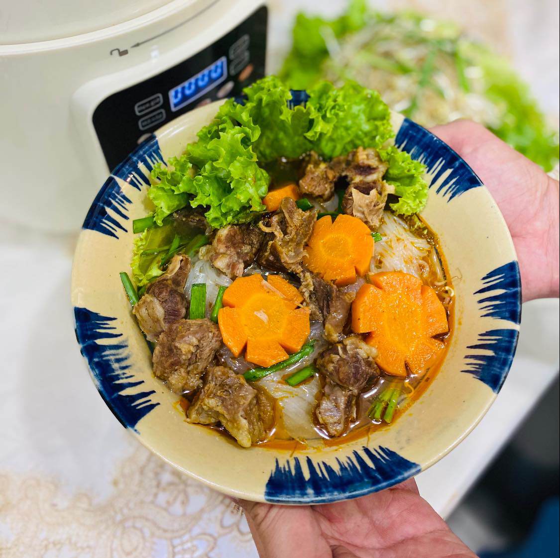 Cách làm hủ tiếu bò kho siêu ngon cho bữa tối lười nấu cơm Hu tieu bo kho 5 1747293200 247 width1125height1122