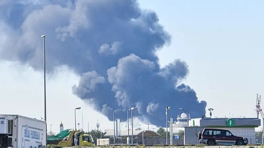 UAV Iran tan cong nha may loc dau Kuwait boc chay khoi lua Kuwait 4 2026 tawazone