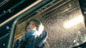 A6C3Cdd35622D37Fa6A5661Fc0467Dd9 Mot Nguoi Ngoi Lang Le Ben Cua So Nhin Man Mua Buon 1200X675