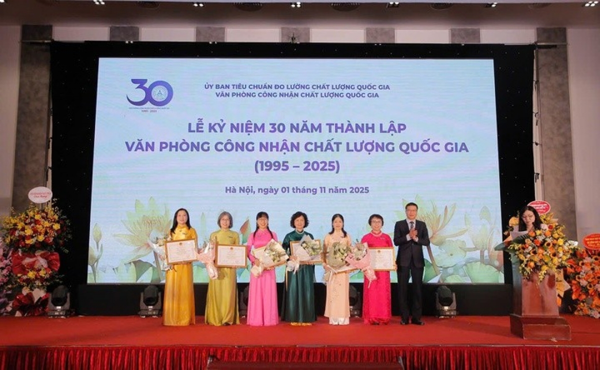 Ac1Ba6B95E99605227799C3Ed6C050963Dbec83D9E20251102155843