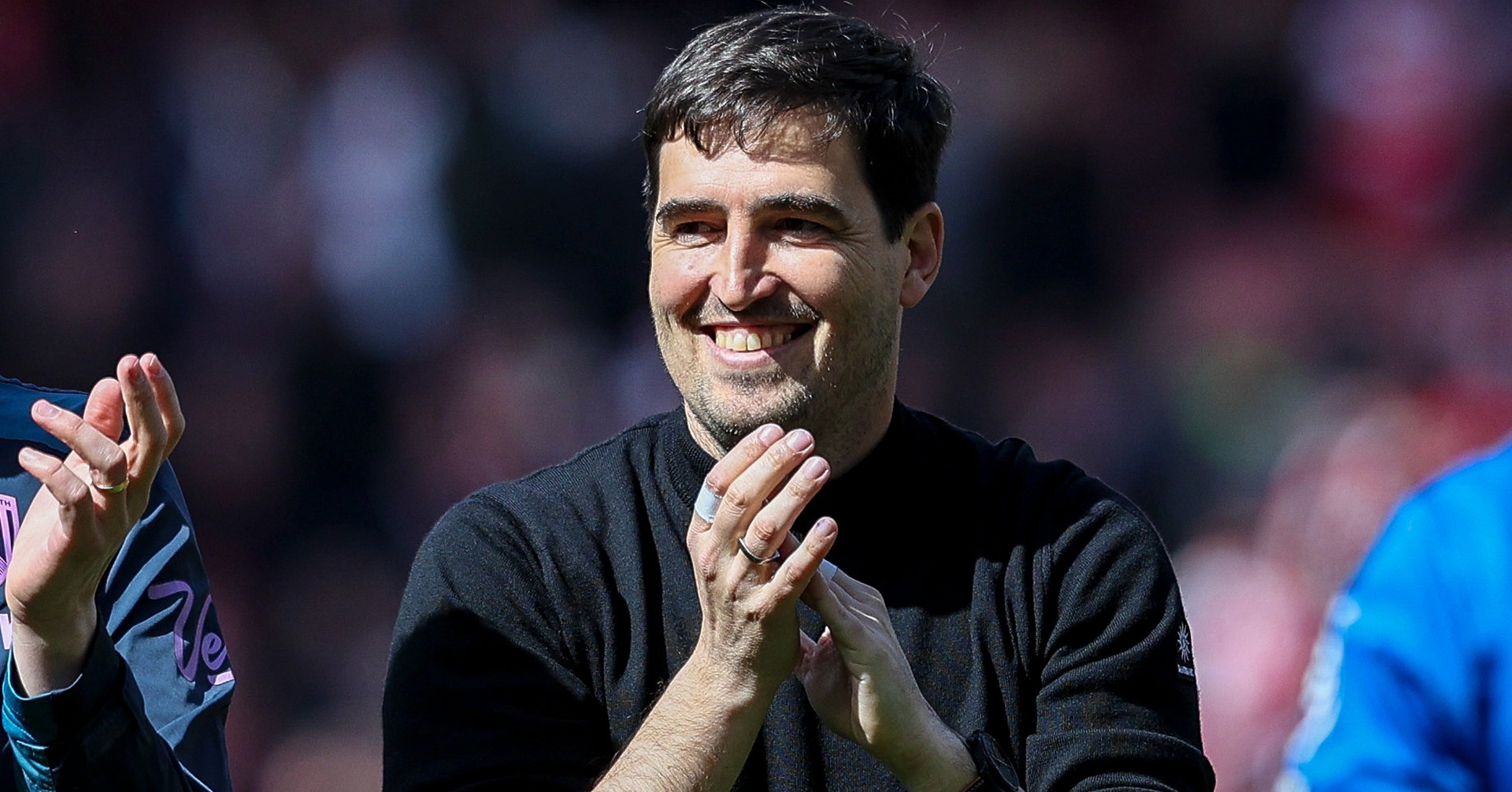 andoni iraola chia tay bournemouth mu trai tham moi 1305