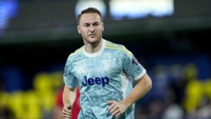 Anh Bai Chinh 17621024796431423940842 0 0 1011 1800 Crop 176210257831881338628