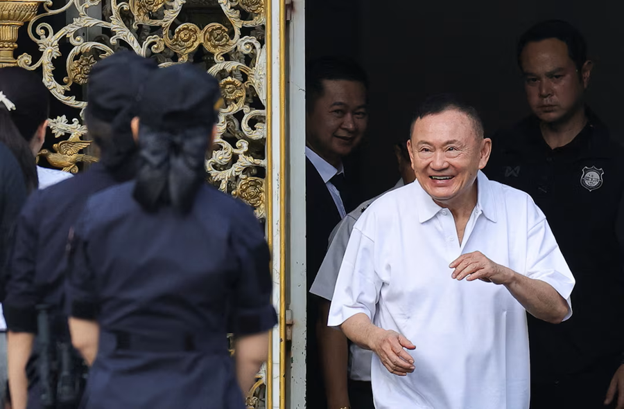 anh cuu thu tuong thaksin shinawatra ra tu sang ngay 11.5 nguon reuters