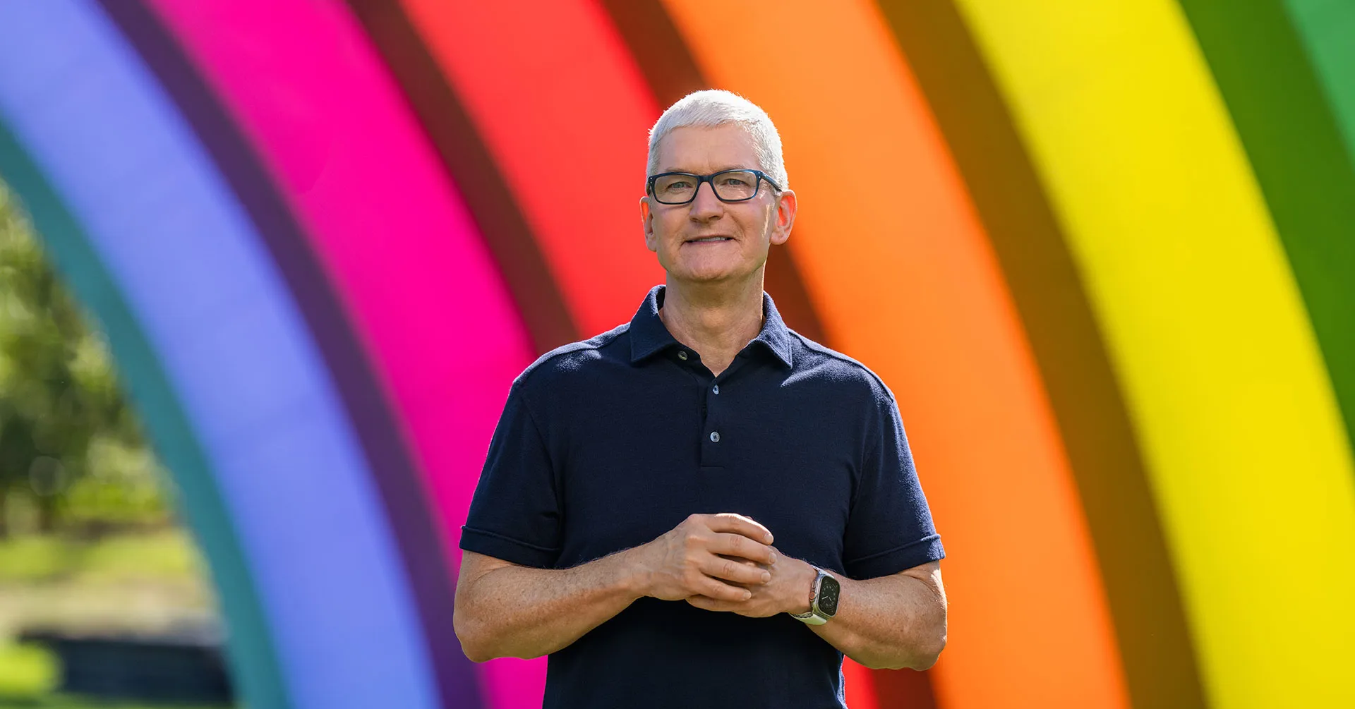 Apple Mo Man Nam 2026 Bung No Bom Tan Hay Lang Le 662