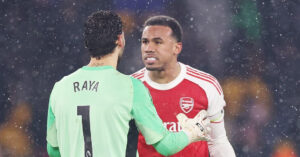 arsenal sup do choang vang truoc doi bet bang ngoai hang anh 244