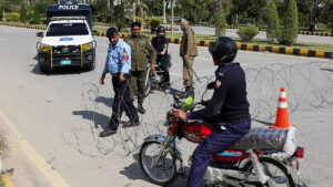 ava luc luong an ninh pakistan phong toa nhieu tuyen duong