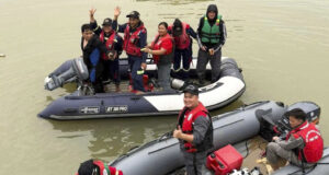 ba me con nghi nhay song hong da an toan dang ve nha 1058