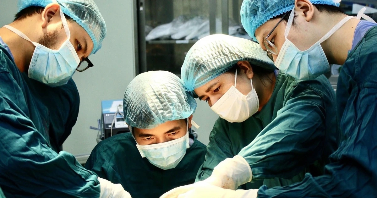 bac si noi tru 17739988413641816945093 84 0 1334 2000 crop 17739988495221320576992