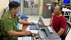 Triệu Tập Bảo Vệ Khu Đô Thị Vạn Phúc Vụ Hăm Dọa Tài Xế Xanh Sm Bao Ve Van Phuc 2877