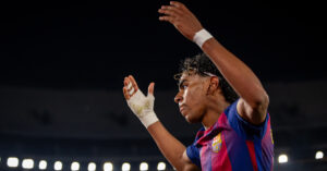 Lượt về Atletico vs Barca: Lamine Yamal và sứ mệnh ngược dòng 1 barca dau atletico ganh nang tren doi vai tre lamine yamal 1068