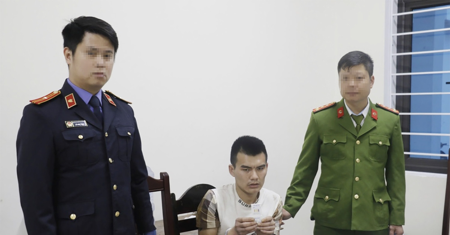 bat giu nghi pham bit mat xong vao phong tap cuop day chuyen vang sau 6 gio gay an 3542