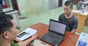 Bắt kẻ hành hung người can ngăn sau va chạm giao thông 1 bat ke hanh hung nguoi can ngan sau va cham giao thong 1373