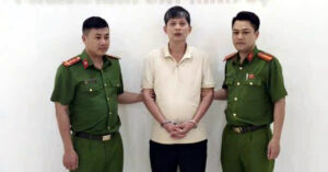 bat tam giam nguoi do o to chan barie tai tang ham chung cu o ha noi 2600