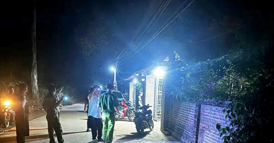 be gai 5 thang tuoi bi bo roi cung to giay do hoan canh gia dinh kho khan 2463