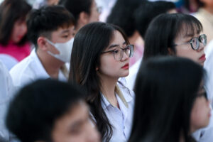 Be Giang Thpt Cap 3 Giao Duc 10 2384