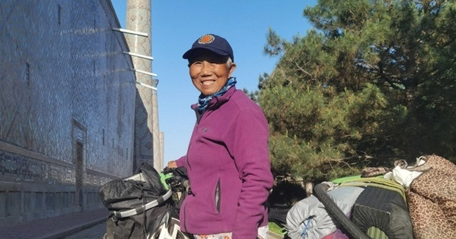 Bi Chong Phan Boi O Tuoi 52 Nguoi Phu Nu Dap Xe Qua 20 Quoc Gia Tim Lai Minh 1384