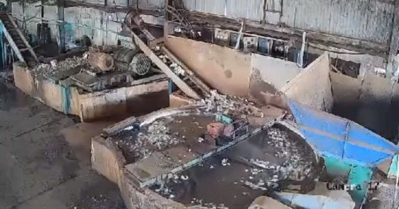 bi cuon vao may nghien nguoi dan ong tu vong 503