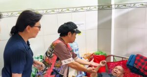 bi kich cuoi doi cua nghe si hai vu quang 894