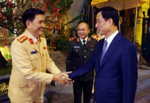 bi thu thanh uy nguyen duy ngoc chuc tet luc luong canh sat giao thong thu do 20260217082039