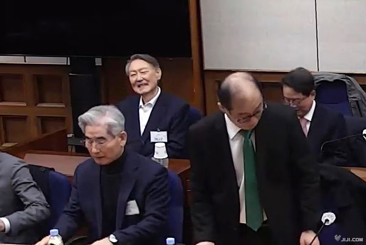 bi cao yoon suk yeol duoi cung ben trai tai phien so tham anh jiji press 2