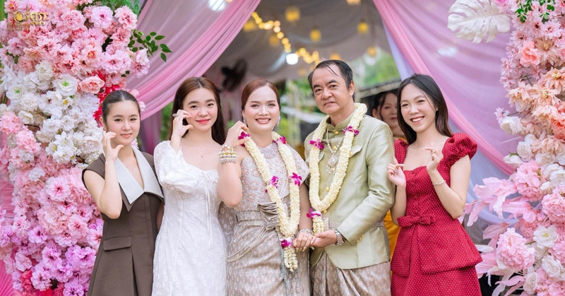 bo 50 tuoi tai hon voi nguoi phu nu khmer con gai han hoan chuc phuc 1067