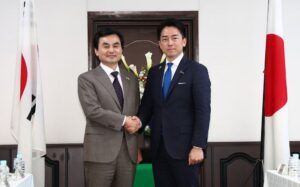 bo truong quoc phong Han Quoc Nhat Ban Ahn Gyu back va Koizumi Shinjiro co Nhat Ban Han Quoc jij